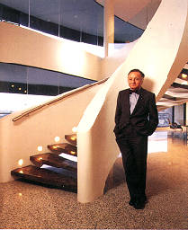 Seidler in the Milsons Point apartment, 1995