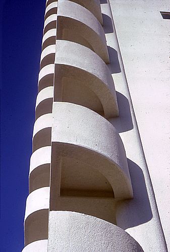 Detail of opposing quadrant-shaped balcony ends